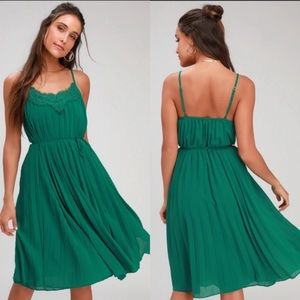 Lulu’s In Celebration Green Pleated Midi Dress | Small